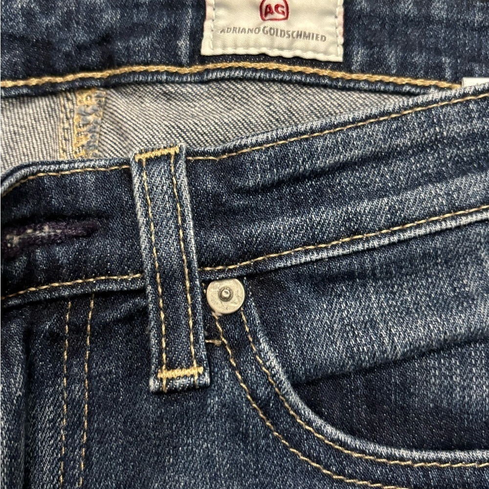 Ag Adriano Goldschmied Blue Jeans with Distinctive Back Pocket Design - Picture 7 of 8